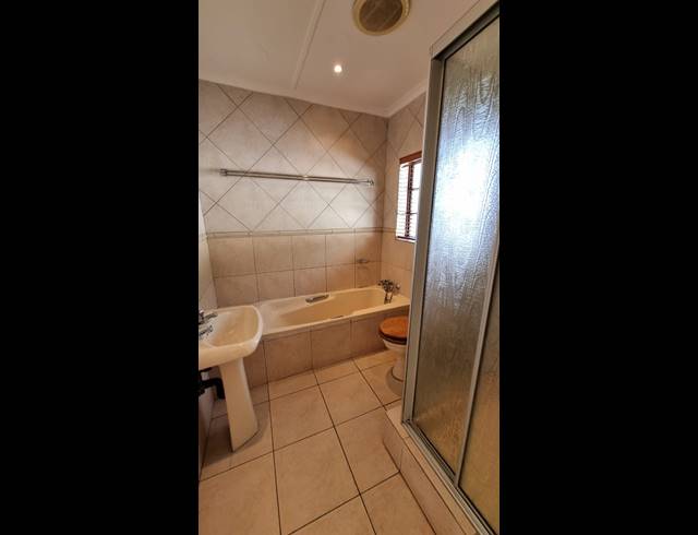 3 BEDROOM HOUSE FOR SALE IN MEER EN SEE